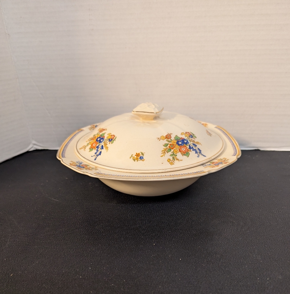 Vintage England Maddock Cream and Floral covered casserole vegetable dish